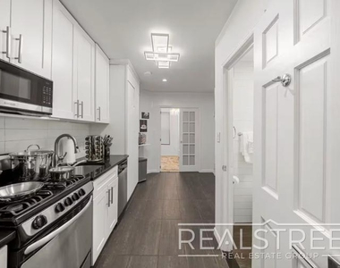109 Madison Street - Photo Thumbnail 1