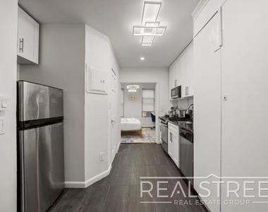 109 Madison Street - Photo Thumbnail 2