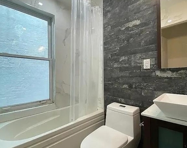 141 Greene Avenue - Photo Thumbnail 8