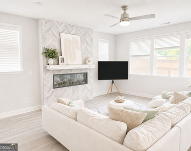 580 Briard Drive - Photo Thumbnail 4