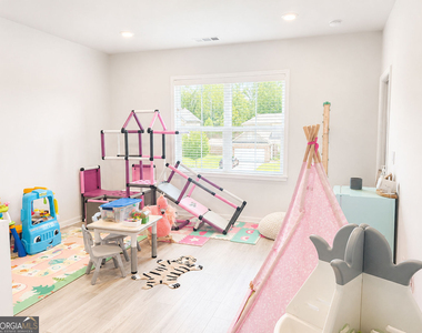 580 Briard Drive - Photo Thumbnail 16