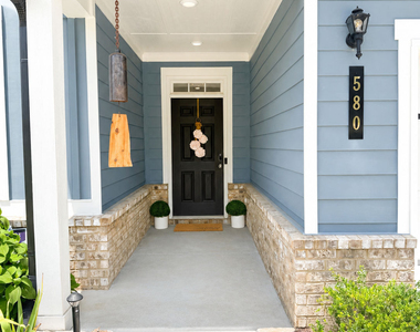 580 Briard Drive - Photo Thumbnail 3