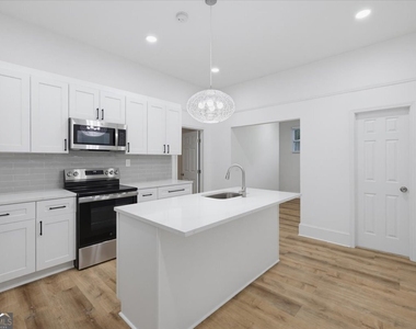 498 Connally Street Se - Photo Thumbnail 7
