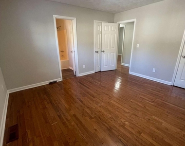 3015 Cascade Manor Drive - Photo Thumbnail 20