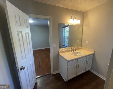3015 Cascade Manor Drive - Photo Thumbnail 21