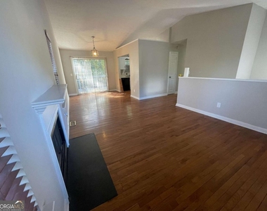 3015 Cascade Manor Drive - Photo Thumbnail 17