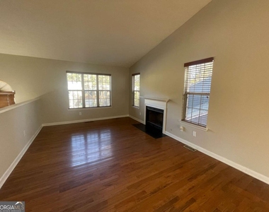 3015 Cascade Manor Drive - Photo Thumbnail 16