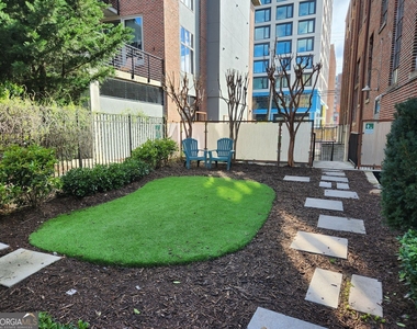 650 Glen Iris Drive Ne - Photo Thumbnail 1