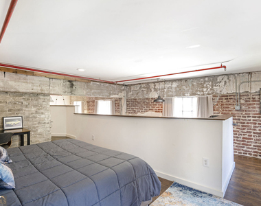 650 Glen Iris Drive Ne - Photo Thumbnail 16