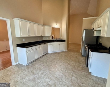 540 Chandon Way - Photo Thumbnail 7