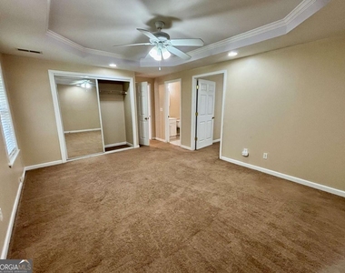 540 Chandon Way - Photo Thumbnail 24