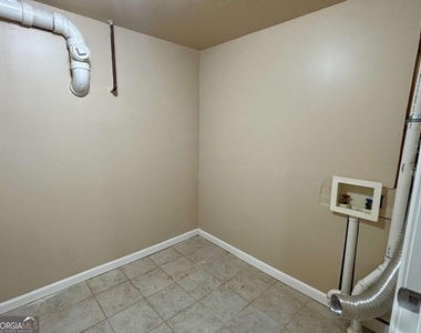 540 Chandon Way - Photo Thumbnail 32