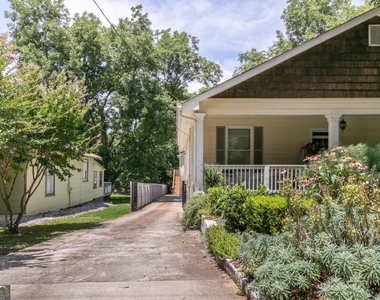1084 Sanders Avenue Se - Photo Thumbnail 1