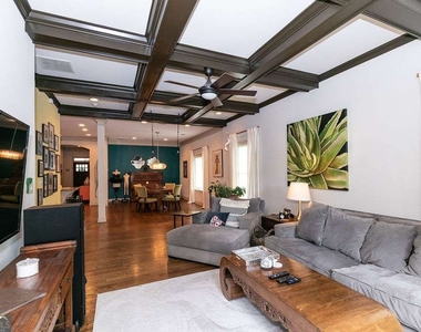 1084 Sanders Avenue Se - Photo Thumbnail 12