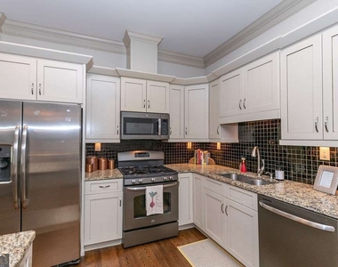 1084 Sanders Avenue Se - Photo Thumbnail 4