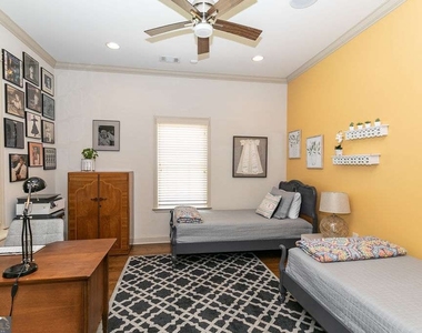 1084 Sanders Avenue Se - Photo Thumbnail 13