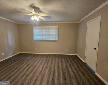 1192 Ashborough Drive Se - Photo Thumbnail 4