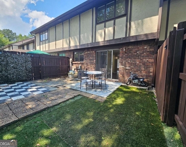 1192 Ashborough Drive Se - Photo Thumbnail 18