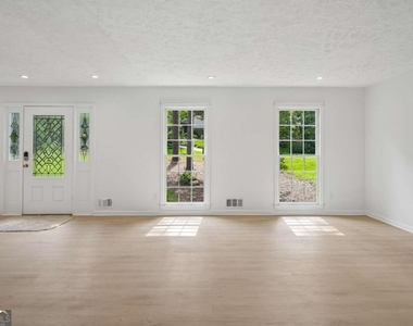 5132 Willow Point Parkway - Photo Thumbnail 5