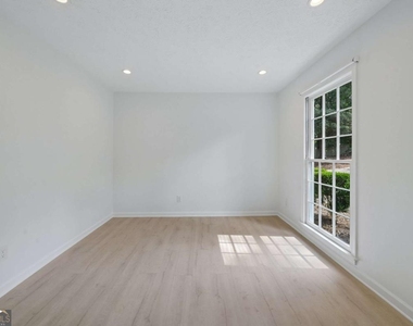 5132 Willow Point Parkway - Photo Thumbnail 13