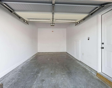 2826 Fox Wood Lane - Photo Thumbnail 14
