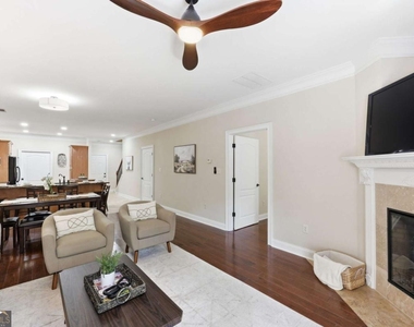 2826 Fox Wood Lane - Photo Thumbnail 6