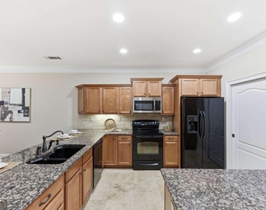 2826 Fox Wood Lane - Photo Thumbnail 12