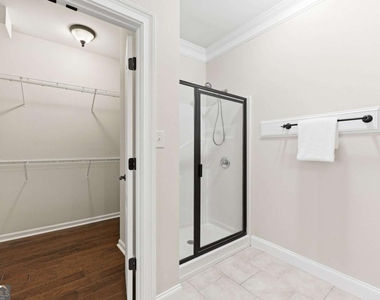 2826 Fox Wood Lane - Photo Thumbnail 31