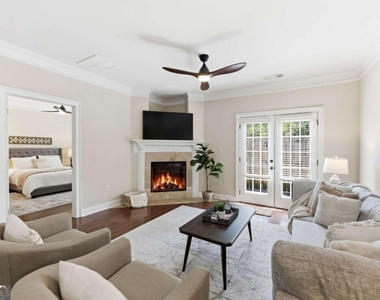 2826 Fox Wood Lane - Photo Thumbnail 4
