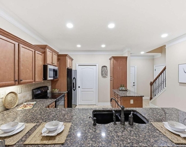 2826 Fox Wood Lane - Photo Thumbnail 9