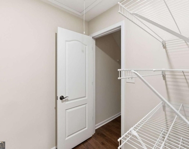 2826 Fox Wood Lane - Photo Thumbnail 21
