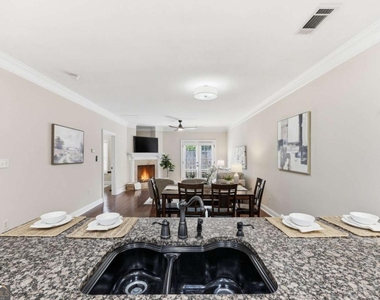 2826 Fox Wood Lane - Photo Thumbnail 10