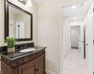 2826 Fox Wood Lane - Photo Thumbnail 24
