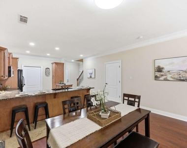 2826 Fox Wood Lane - Photo Thumbnail 7