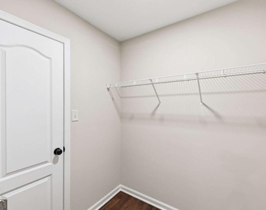 2826 Fox Wood Lane - Photo Thumbnail 19