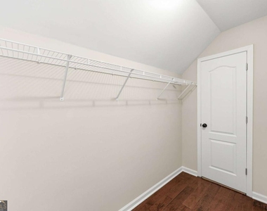 2826 Fox Wood Lane - Photo Thumbnail 30