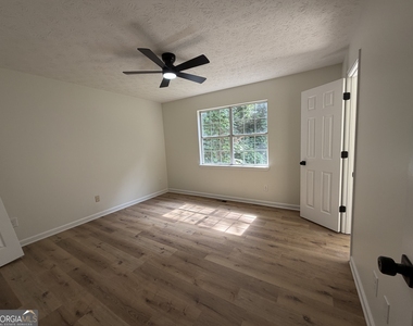 1730 Bullock Drive - Photo Thumbnail 6