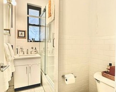 West 12th Street - Photo Thumbnail 3