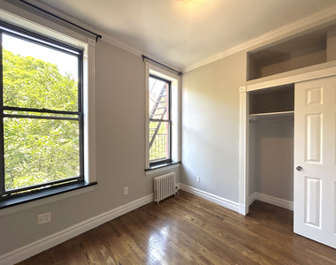 Mott & Prince St - Photo Thumbnail 5