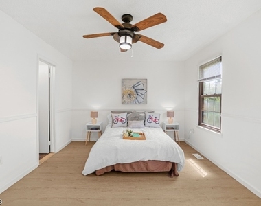 309 English Place - Photo Thumbnail 14