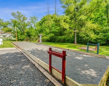 309 English Place - Photo Thumbnail 28
