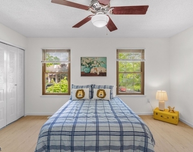 309 English Place - Photo Thumbnail 18