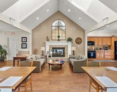 309 English Place - Photo Thumbnail 25
