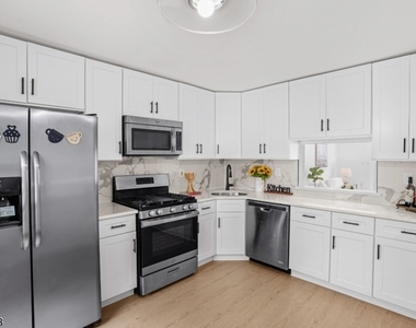 309 English Place - Photo Thumbnail 5