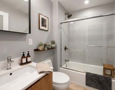 349 East 52nd Street - Photo Thumbnail 3