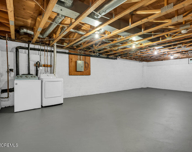87 Richmond Court S - Photo Thumbnail 15