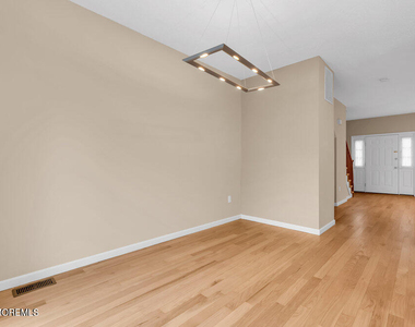 87 Richmond Court S - Photo Thumbnail 20