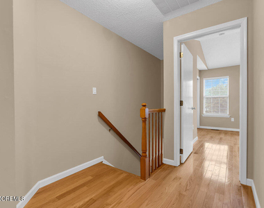 87 Richmond Court S - Photo Thumbnail 9