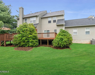 87 Richmond Court S - Photo Thumbnail 28