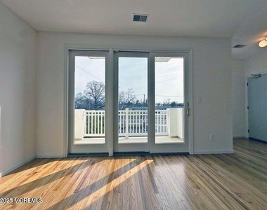 865 Arnold Avenue - Photo Thumbnail 4